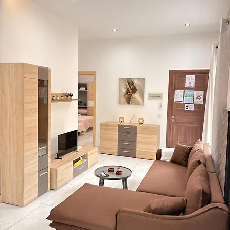 Apartment Paceville For Groups!