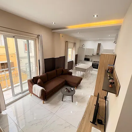 Paceville For Groups! Apartment