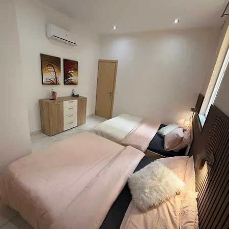 Paceville For Groups! Apartment