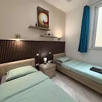Paceville For Groups! Apartament