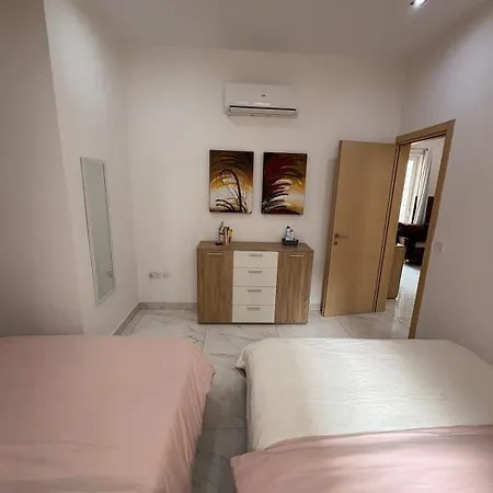 Paceville For Groups! Apartament St. Julian's